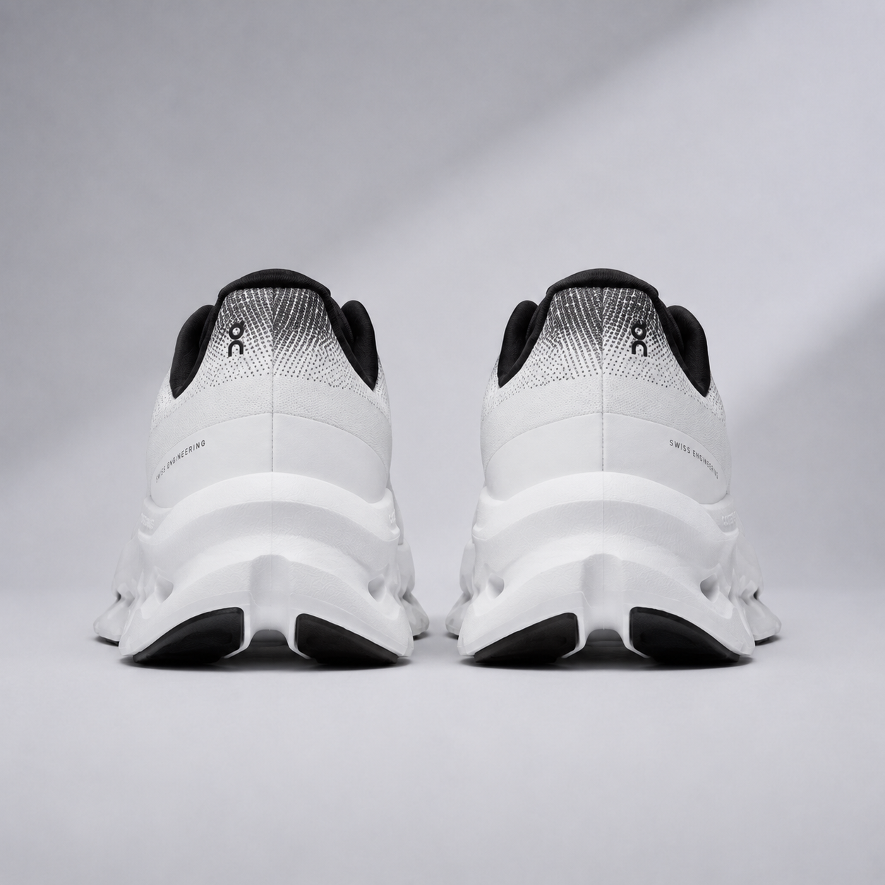 Cloudtilt Black|Ivory